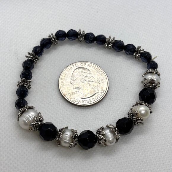 Handmade Black Beaded Pearl Silver Tone Stretch Bracelet 7'' Boho‎ Whimsigoth - Picture 3 of 5
